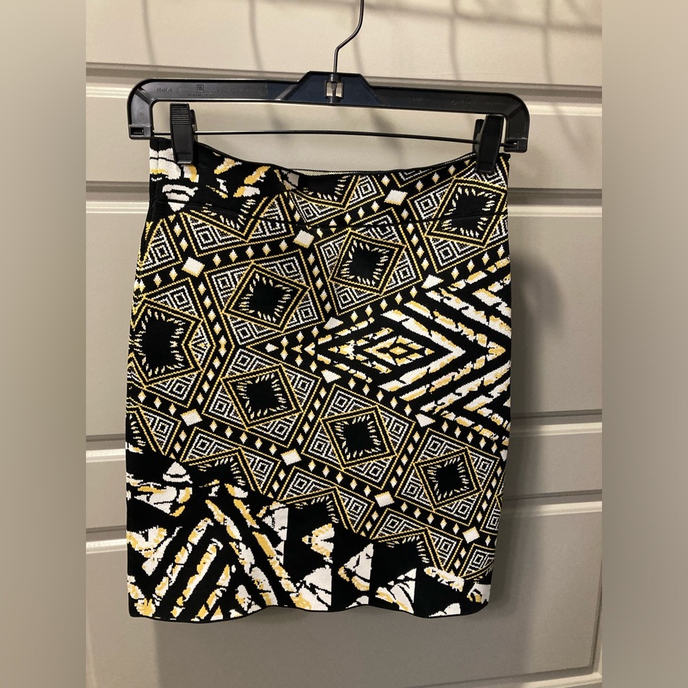 BCBG Maxazria Geometric print mini Skirt